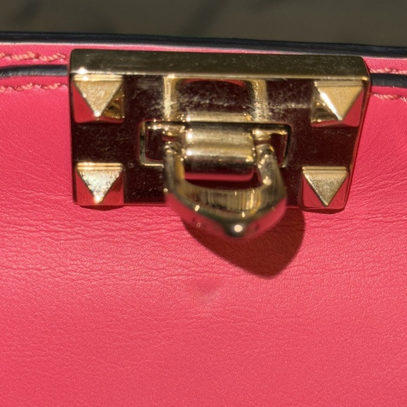 Preloved Valentino Garavani pink leather studs 2 way handbag/crossbody dust bag - Picture 2 of 12